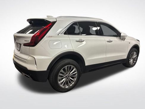Used 2024 Cadillac XT4 Premium Luxury w/ Active Safety Package FWD image 5