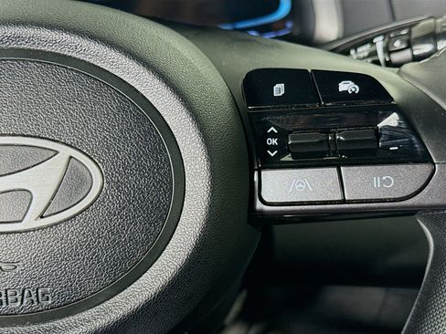Used 2025 Hyundai Elantra Sport FWD image 13