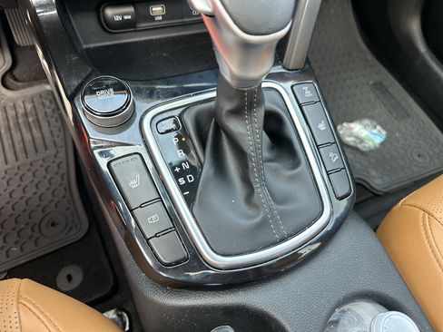 Used 2024 Kia Seltos EX AWD/4WD image 32