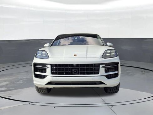 Certified 2026 Porsche Cayenne S AWD/4WD image 9