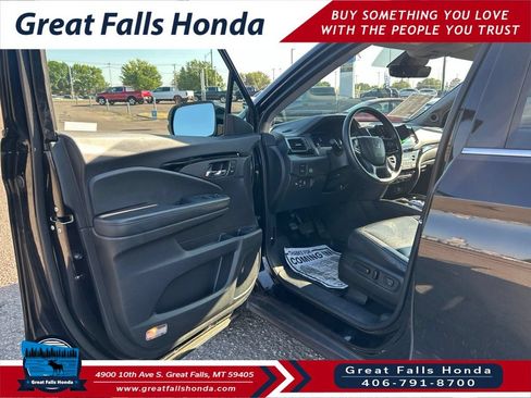 Used 2022 Honda Pilot Touring image 11