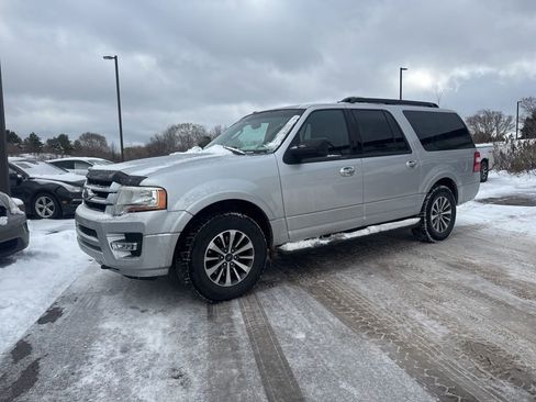 Used 2017 Ford Expedition EL XLT w/ Equipment Group 202A image 4