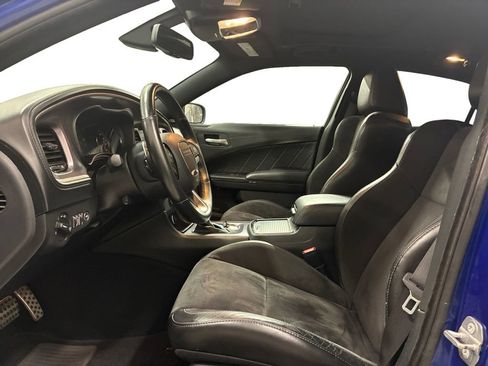 Used 2019 Dodge Charger R/T w/ Plus Group RWD image 23
