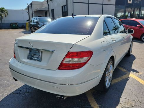 Used 2010 Mercedes-Benz C 300 Sedan image 4