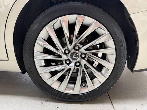 Used 2019 Lexus ES 350 w/ Accessory Package 2 FWD image 31