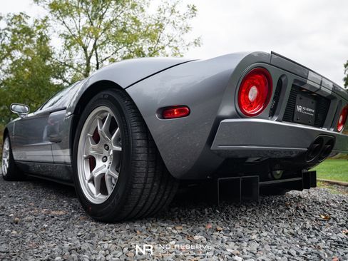 Used 2006 Ford GT image 34