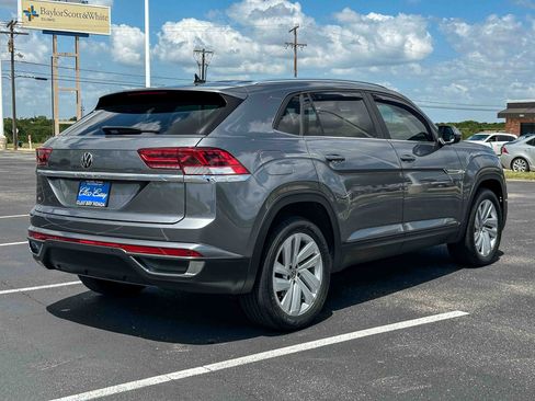 Used 2023 Volkswagen Atlas Cross Sport SE FWD image 5