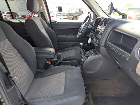 Used 2015 Jeep Patriot Sport w/ Power Value Group AWD/4WD image 30