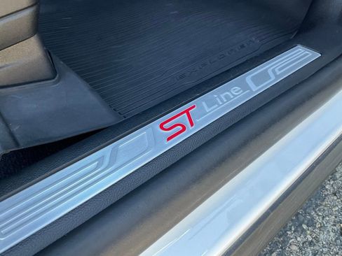 Certified 2025 Ford Explorer ST-Line w/ Premium Package image 40