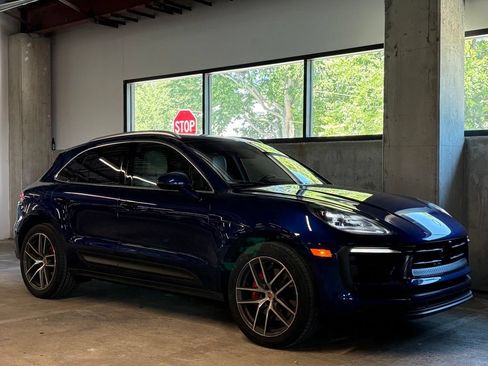 Certified 2023 Porsche Macan S AWD/4WD image 12