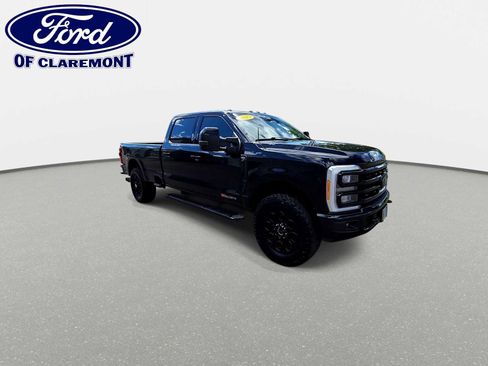 Used 2023 Ford F350 Lariat w/ Black Appearance Package AWD/4WD image 4