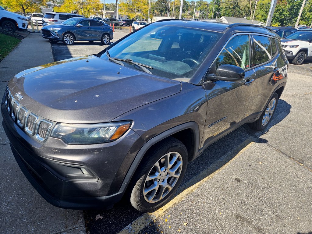 Used 2022 Jeep Compass Latitude AWD/4WD image 3