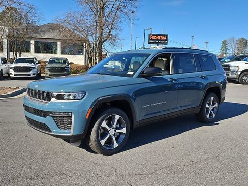 New 2026 Jeep Grand Cherokee L Limited w/ Luxury Tech Group II RWD image 3