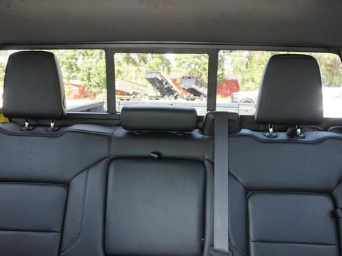 Used 2019 GMC Sierra 1500 SLT w/ SLT Premium Plus Package AWD/4WD image 30