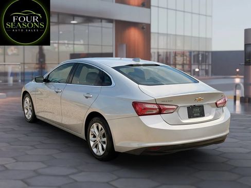 Used 2020 Chevrolet Malibu LT FWD image 2