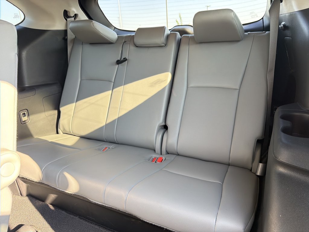 Used 2023 Toyota Highlander XLE AWD/4WD image 14