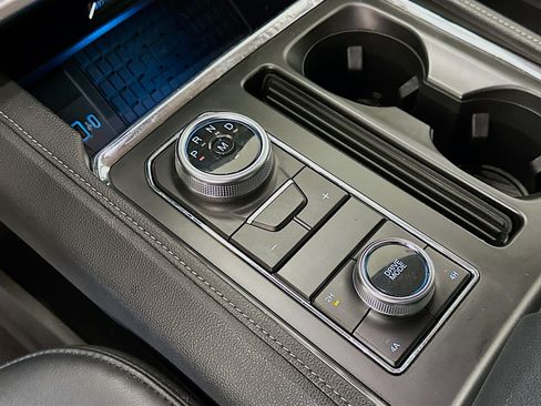 Used 2024 Ford Expedition XLT image 25