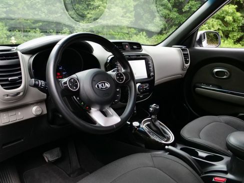 Used 2019 Kia Soul + w/ Audio Package image 2