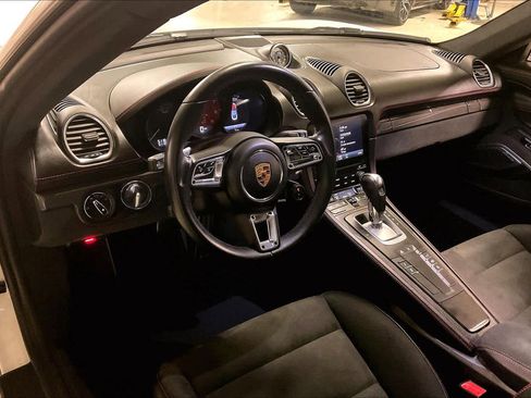 Used 2022 Porsche 718 Cayman GT4 image 16