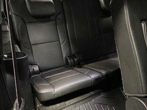 Used 2017 Chevrolet Suburban LT image 21