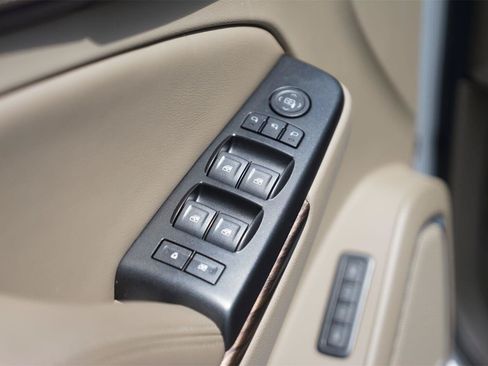 Used 2019 GMC Yukon SLT w/ Open Road Package AWD/4WD image 32