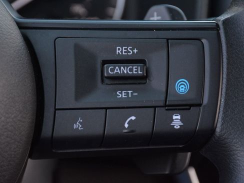 Used 2024 Nissan Rogue SV AWD/4WD image 31