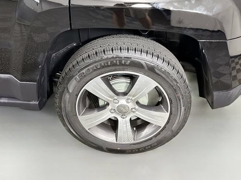 Used 2016 Jeep Patriot High Altitude FWD image 30