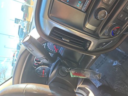 Used 2018 Chevrolet Silverado 1500 LT w/ All Star Edition image 22