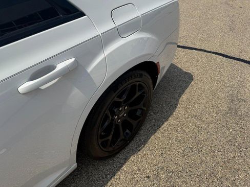 Used 2019 Chrysler 300 S RWD image 8