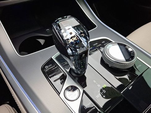 Used 2022 BMW X5 M50i w/ Executive Package image 17