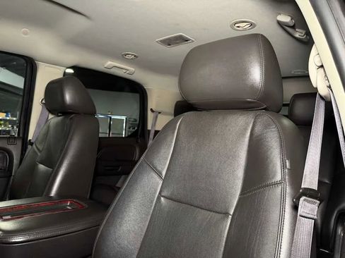 Used 2013 Cadillac Escalade AWD image 31