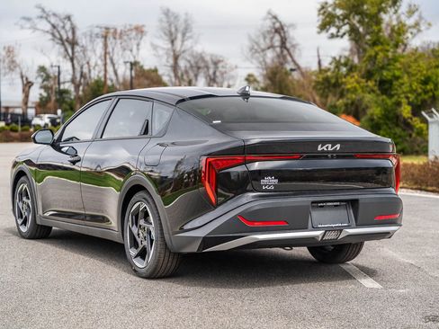 New 2026 Kia K4 EX FWD image 3