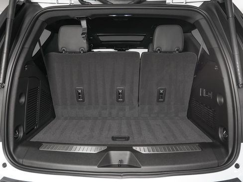 Used 2026 GMC Yukon Denali w/ Sun & Power Step Package AWD/4WD image 12