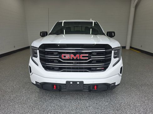 Used 2025 GMC Sierra 1500 AT4 w/ AT4 Premium Package AWD/4WD image 8