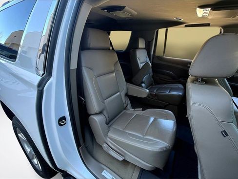 Used 2020 Chevrolet Suburban Premier image 23