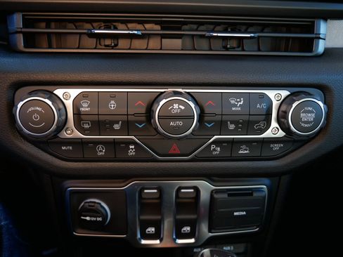 New 2026 Jeep Wrangler Sport S image 18