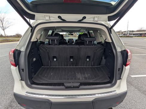 Used 2022 Subaru Ascent Limited w/ Technology Package image 12