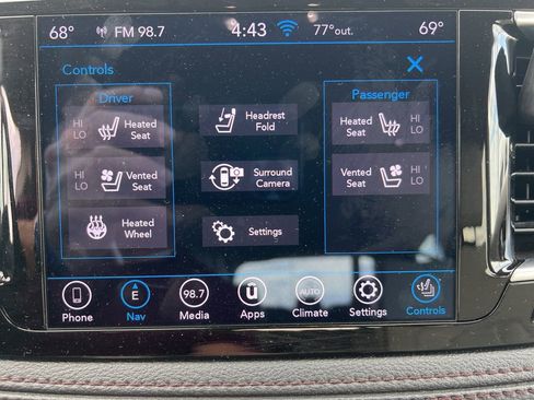 Used 2019 Chrysler Pacifica Limited image 13