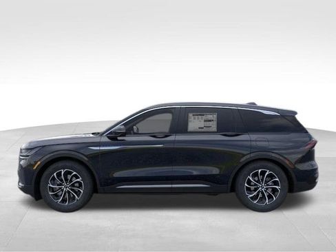 New 2026 Lincoln Nautilus Premier image 4