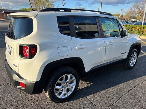 Used 2018 Jeep Renegade Latitude AWD/4WD image 13