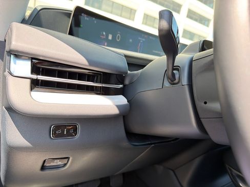 New 2027 Lincoln Navigator Premiere AWD/4WD image 34
