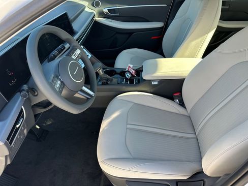New 2025 Hyundai Sonata SE FWD image 10