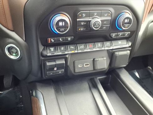 Used 2023 Chevrolet Silverado 2500 High Country image 14
