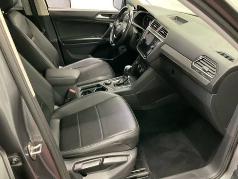 Used 2020 Volkswagen Tiguan SEL AWD/4WD image 7