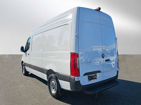 Used 2025 Mercedes-Benz Sprinter 2500 image 5