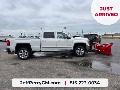 Used 2018 GMC Sierra 2500 SLT w/ Duramax Plus Package AWD/4WD image 8