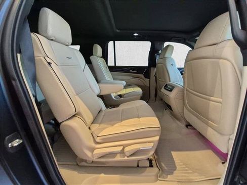 Used 2023 Cadillac Escalade ESV Premium Luxury w/ Performance Package AWD/4WD image 23