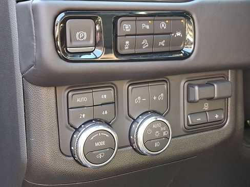 Used 2026 GMC Yukon XL AT4 Ultimate w/ LPO, Floor Liner Package image 31