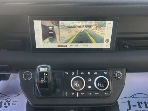 Used 2022 Land Rover Defender 90 X-Dynamic S image 21