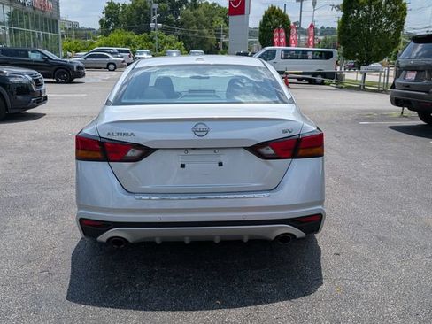 Used 2023 Nissan Altima 2.5 SV w/ SV Premium Package FWD image 4
